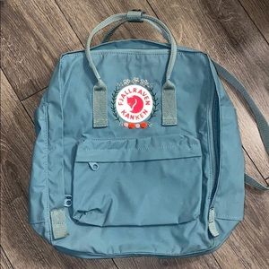 fjallraven kanken backpack!!